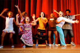 Holi Kids skola glume
