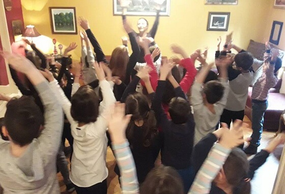Deca i ples – muzika i ples daju ti krila Holi Kids